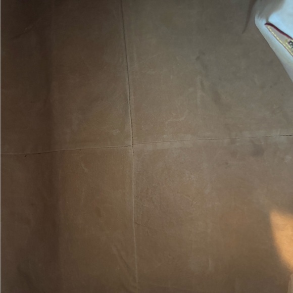 (Faux) Louis Vuitton Beige and Dark Brown Monogram Travel Bag - Picture 6 of 10